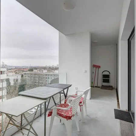 Apartment Guestready - 2 Bedroom With Terrace Near Bordeaux